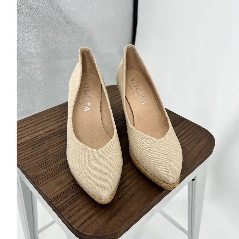 Viscata Barcelona Roses Beige Canvas Espadrille Wedges Size 40 Pointed Toe Pump
